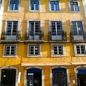 locals-hostel-suites.hotels-lisbon-portugal.com/